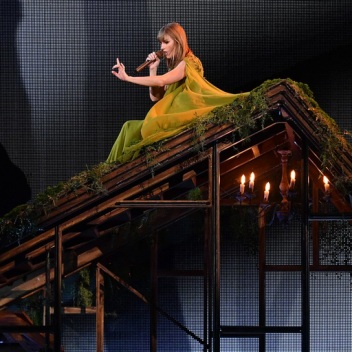 Taylor Swift - Folklore Cabin 🌲