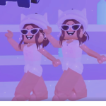 Julia and friends play roblox!!