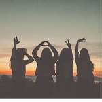 - F R I 3 N D S -