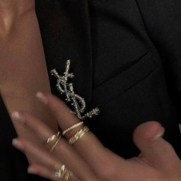 ✩