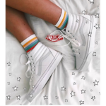 *Lay’s apparel*