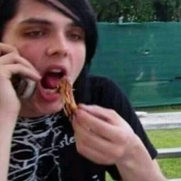 GERARD WAY LAND!!!  icon