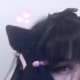 <3