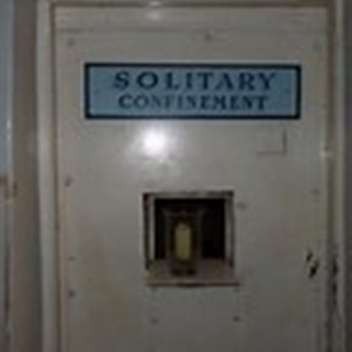 Confinamiento Solitario Por 432 Días [Beta]