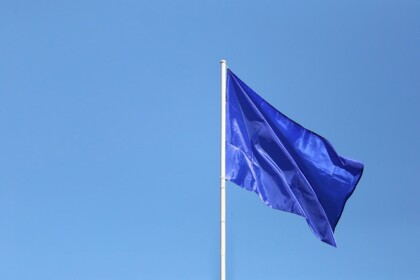 Consigue la bandera