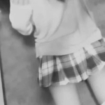 *_<