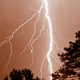 ⚡