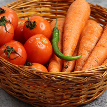 Shred 100 Carrots And Tomatoes