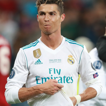 MEET CR7 AT THE END OF THE OBBY
