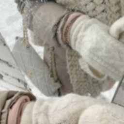 ❅