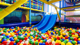 Najzabawniejsza łatwa mega kryty plac zabaw tęczowa zabawa