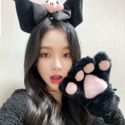 -`♡´-