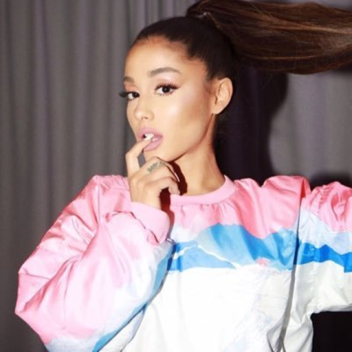 Ariana Grande 🌙