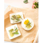 Soap and flowers make cute soap