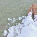 ❀