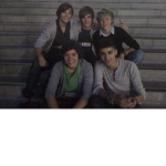 ()|\|E Direction - Chilling out in Me Box