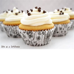 COOKES AND CAKE :<