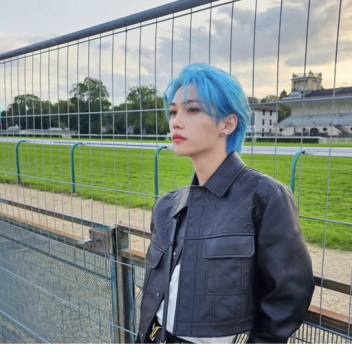 felix stray kids worshipping