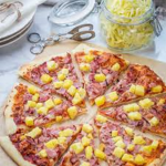 pizza with pineaple