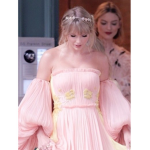 ..Taylor Swift