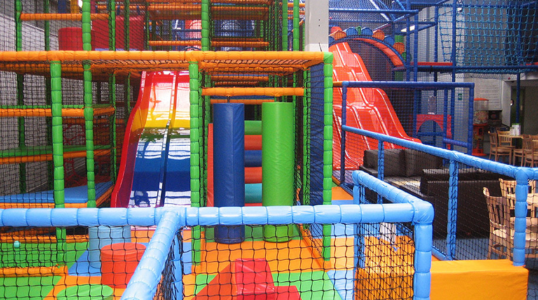 Mega Disco Rainbow Outside Playground screenshot 2