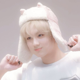 ✶