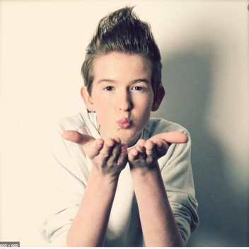 online play yes james charles