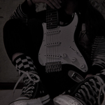 ~g l o o m i e s~