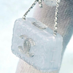 ❅