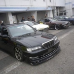 ブラック
