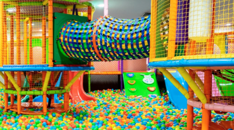 Mega Disco Rainbow Outside Playground screenshot 1