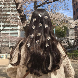 ❀