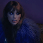 TAYLOR SWIFT MAKES ME TWORL