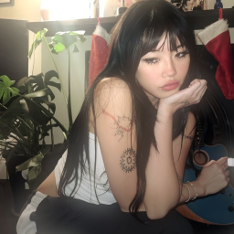 ⋆