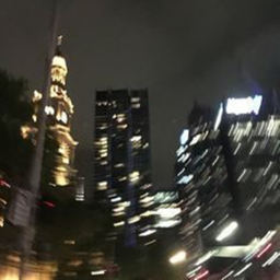 ٭