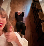 -Taylor Swifts Swiftie group-