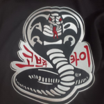 Cobra Kai “Golpea primero, golpea fuerte, sin pied