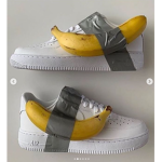 THE GR0UP100011