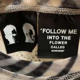 ☾