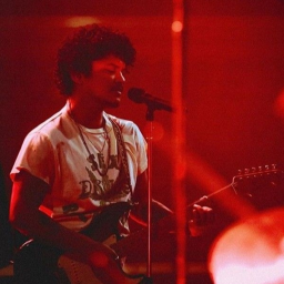 🎸