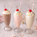 Shrawberry/oreo milkshake