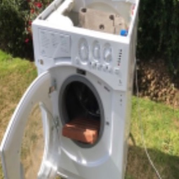 DESTROY A WASHING MACHINE INDESIT MOON