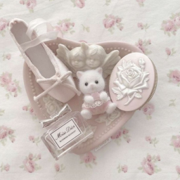 . ๑ ♡ ◞