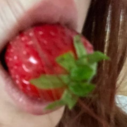 ⊹🍓⋆˚