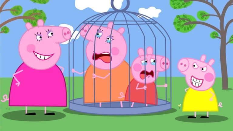 🔪Survive Peppa Pig The Killer!