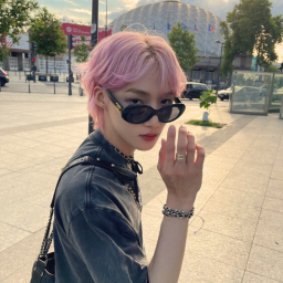 ✤