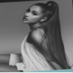 Ariana Grande YASS❤️🧡💛💚💙💜