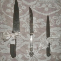 ♱