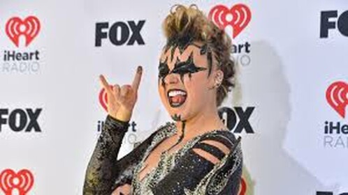 Survive Jojo Siwa In Area 51