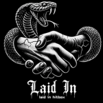 神 laid in